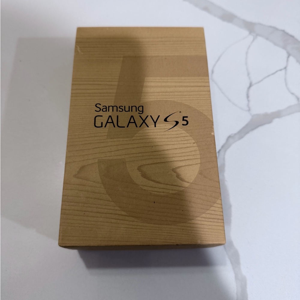 Samsung Galaxy S5 16 GB Smart Phone - EMPTY BOX ONLY Original